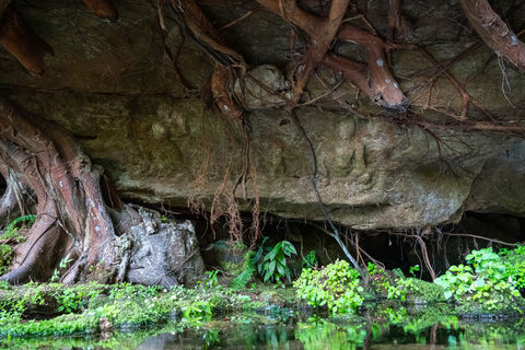 库伦山：摩托车探险之旅，前往失落的城市寺庙古伦山：摩托车探险之旅，探访失落的城市寺庙