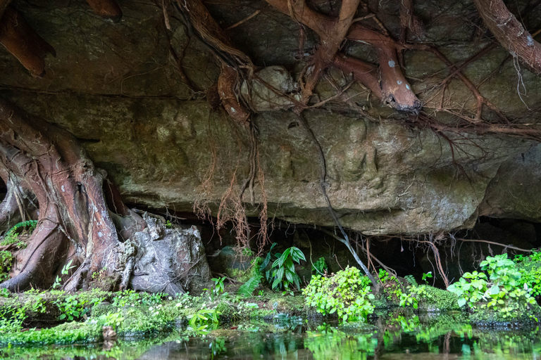 库伦山：摩托车探险之旅，前往失落的城市寺庙古伦山：摩托车探险之旅，探访失落的城市寺庙