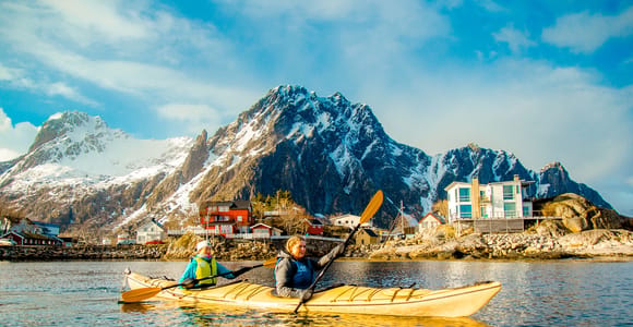 Svolvaer: 2-Hour Winter Kayaking Adventure