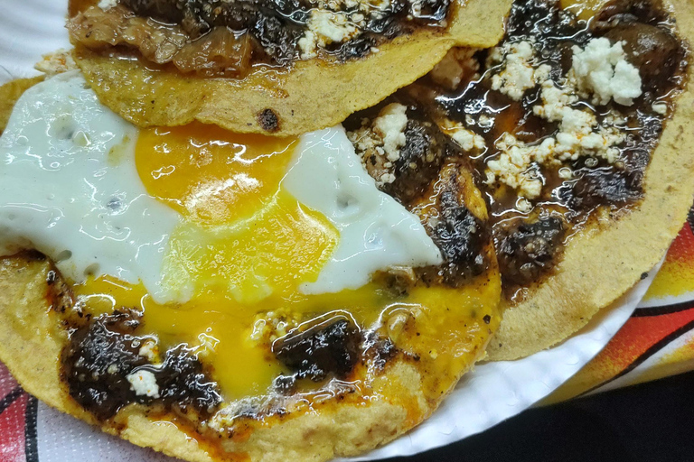 Oaxaca: Walking Traditional Food Tour with Ancestral Drinks