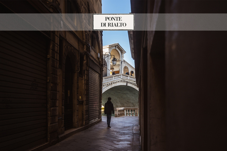 Venice: St Mark's Square Walking Tour & Gondola Ride Venice: St Mark's Square Tour & Gondola Ride - English