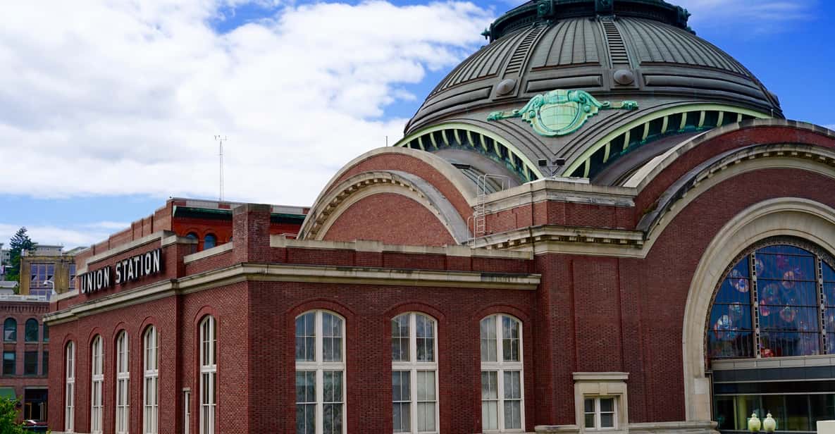 Geführte Wandertour mit Straßenbahnfahrt und lokalem Guide