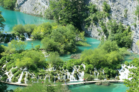 جولة نقل خاصة من زغرب - سبليت عبر بحيرات بليتفيتش