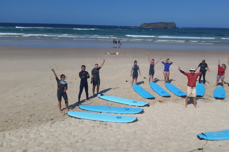 Gold Coast: Learn to Surf Experience with Lunch & Activities
