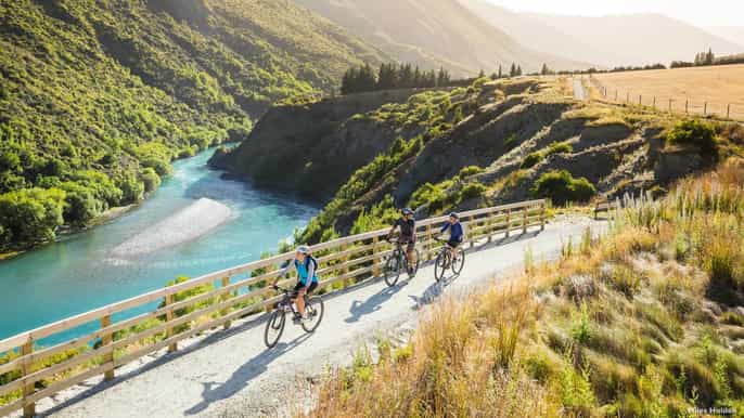 arrowtown and gibbston valley selfguided bike tour