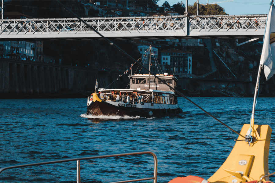 Porto: 6-Brücken-Kreuzfahrt auf einem traditionellen Rabelo-Boot. Foto: GetYourGuide