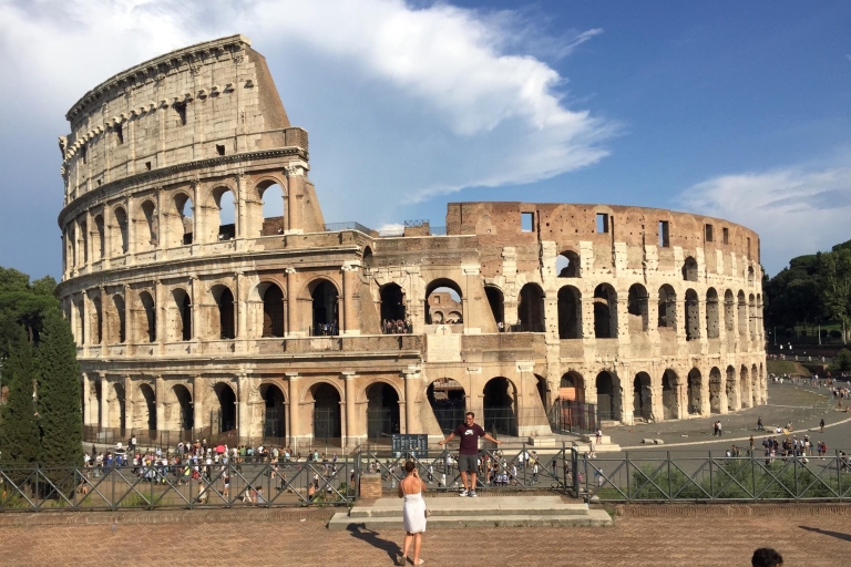 Rzym: Wycieczka w małej grupie do Colosseum Arena i Forum RomanumPortugalska prywatna wycieczka: Koloseum, Forum Romanum i Palatyn