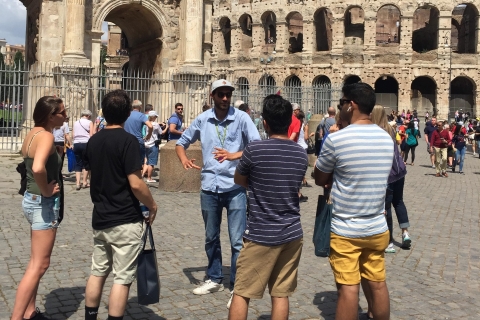 Rome: Colosseum Arena Tour met kleine groepen & Romeinse forumoptiePortugese privétour: Colosseum, Forum Romanum en Palatijn