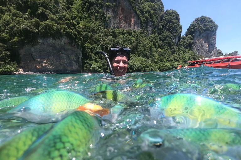 Phuket or Kha Lak: Phi Phi Island Premium Catamaran Tour Pickup from Khaolak Area