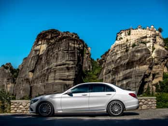 From Athens or Piraeus: Meteora Full-Day Private Trip