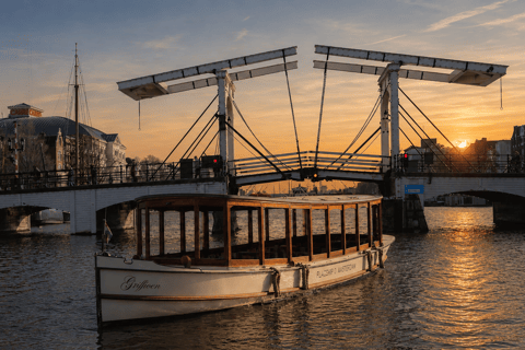 Amsterdam: Evening. (Sunset) Canal Cruise with Bar on Board Central Station Meeting Point without Drinks