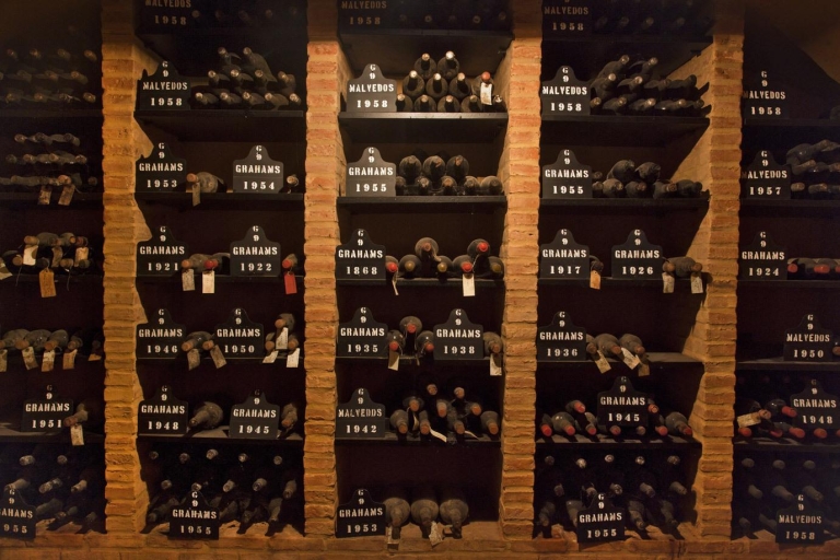 Oporto: tour guiado y cata de vinos en Graham's Port LodgeCata super premium con tour en inglés
