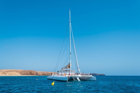 Lanzarote: viaje en velero solo para adultos a Papagayo con almuerzo