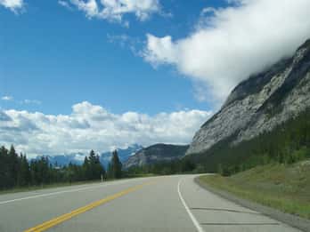 Zwischen Calgary und Lake Louise: GPS-gesteuerte Audio-Fahrt Zwischen Calgary und Lake Louise: GPS-gesteuerte Audio-Fahrt