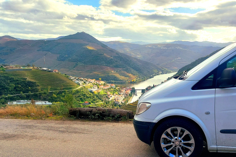 Douro Valley: Private Wine Tour with Lunch