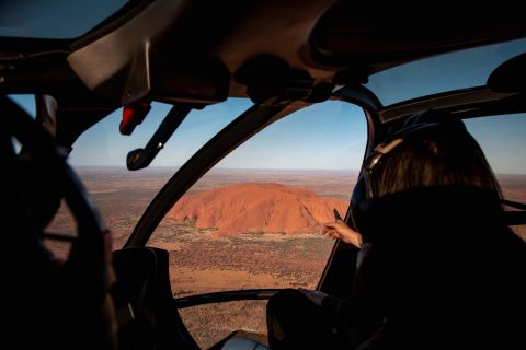 Yulara: Uluru & Kata Tjuta 25-Minute Helicopter Experience