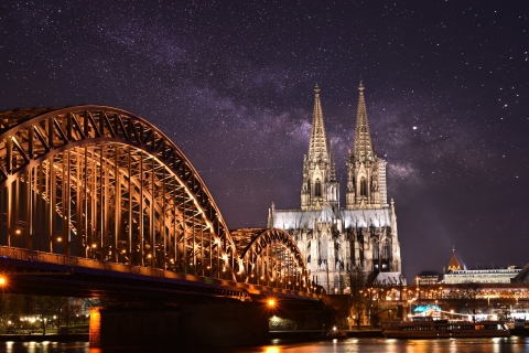 Köln: Winterliche Bootsfahrt mit Live-Musik