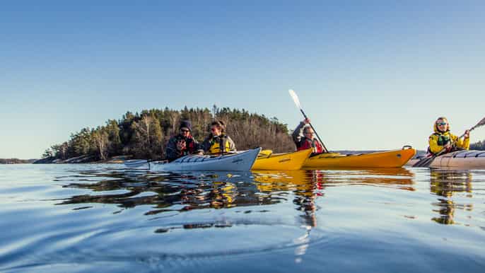 stockholm kajakpaddling i skärgården på vintern