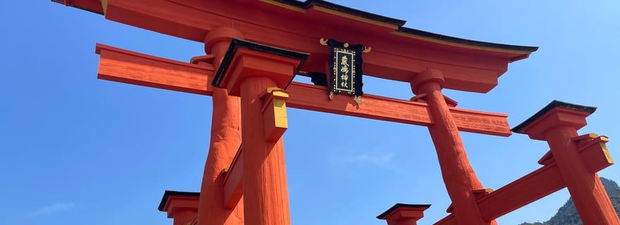 Visite privée satisfaisante d'Hiroshima et de Miyajima avec un local