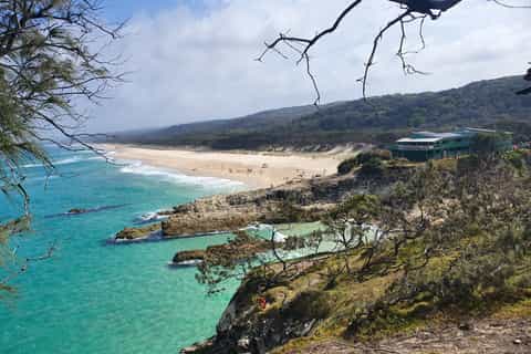 From Brisbane: Stradbroke Island Adventure Tour with Lunch