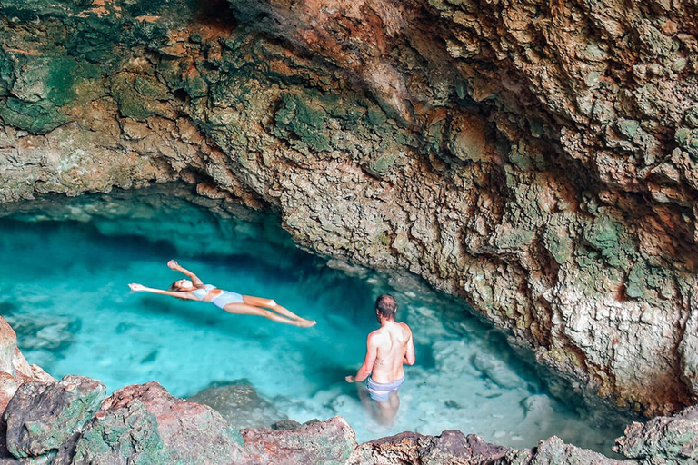 ZANZIBAR : la forêt de Jozani et la grotte de KuzaZANZIBAR : Forêt de Jozani et grotte de Kuza