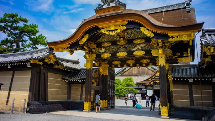 kyoto nijojo castle guided walking tour