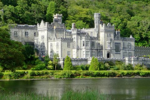 From Galway: Connemara & Kylemore Abbey Day Tour