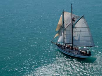 Airlie Beach: Whitehaven Tagessegeln mit Schnorcheln