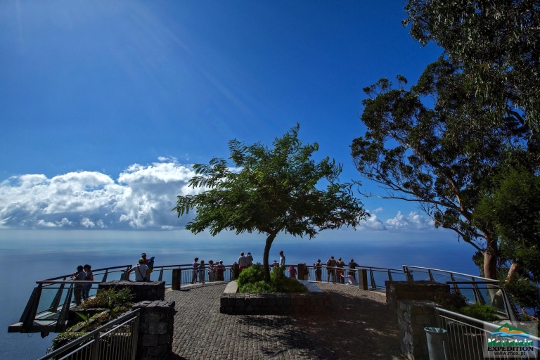 Madera: Half-Day Nun's Valley and Sea Cliff TourWycieczka z Pickup od Funchal