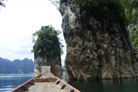 Khao Sok: Private Hike with Cheow Lan Lake Cruise
