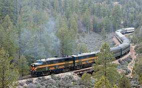 From Flagstaff: Grand Canyon Railroad Full-Day Guided Tour
