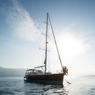 Airlie Beach: Private Guided 2-Night Yacht Sailing Cruise