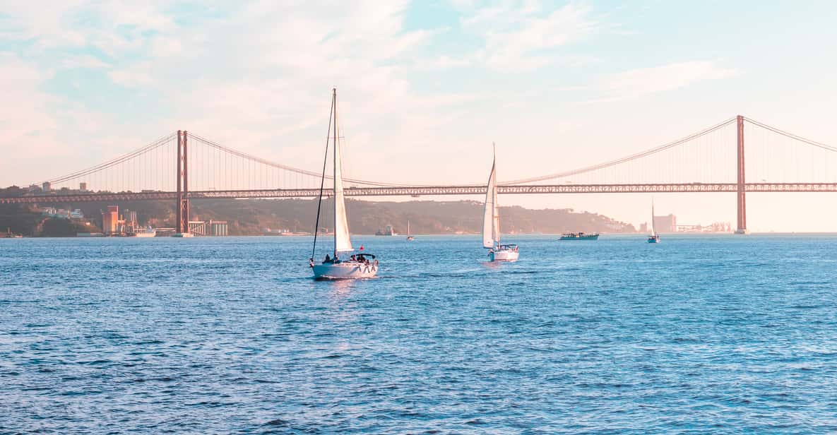 Lisbon: Daytime/Sunset City Cruise by Sailboat with Drinks