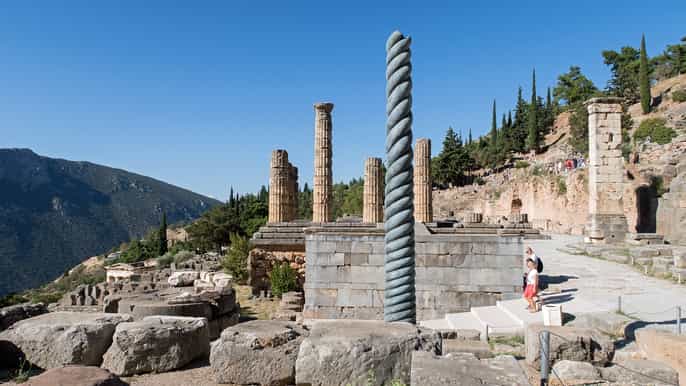 athens fullday delphi thebes and hosios loukas monastery