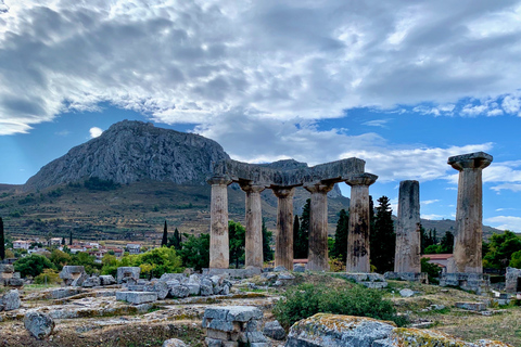 Athene: privétour naar Korinthe, grot van meren en tandradbaanZonder licentie Tour Guide in Korinthe