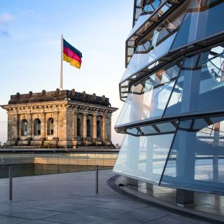 Reichstag: Tour with Plenary Chamber and Dome in German