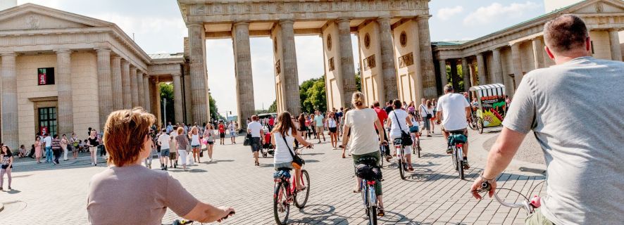 Berlin: Private City Highlights Bike Tour