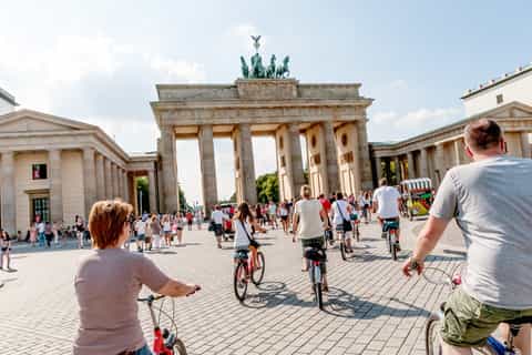 Berlin: Private City Highlights Bike Tour