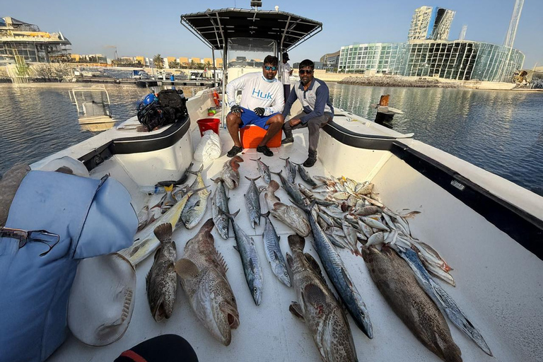 Abu Dhabi: Fishing Tour with Island BBQ Experience