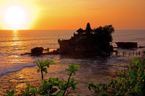 Bali: Taman Ayun i świątynia Tanah Lot o zachodzie słońca