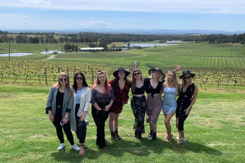 Newcastle: Hunter Valley Wine, Gin, Cheese & Chocolate Tour