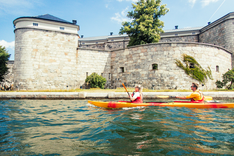 Estocolmo: Excursión en Kayak por las Islas del Archipiélago y Picnic al Aire LibreTour de medio día en kayak con Fika al aire libre