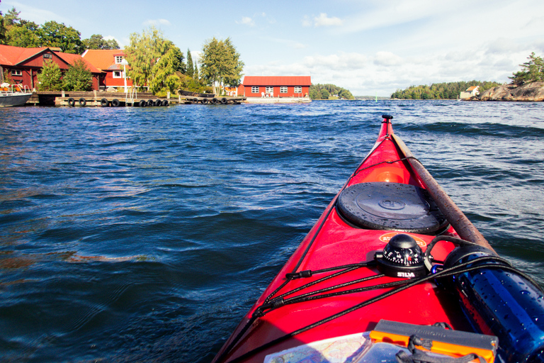 Sztokholm: Wycieczka kajakiem po archipelagu wysp i piknik na świeżym powietrzuPółdniowa wycieczka kajakowa z Outdoor Fika