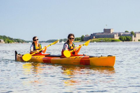 Stockholm: Archipelago Kayaking and Fika Tour Around Vaxholm