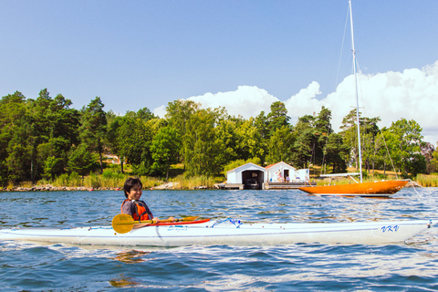 Estocolmo: Excursión en Kayak por las Islas del Archipiélago y Picnic al Aire LibreTour de medio día en kayak con Fika al aire libre