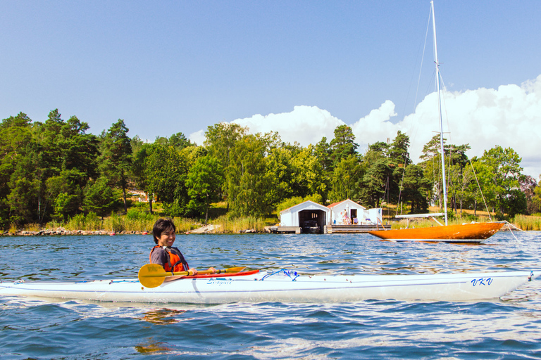 Stockholm: Archipelago Islands Kayak Tour and Outdoor Picnic Half-Day Kayaking Tour with Outdoor Fika