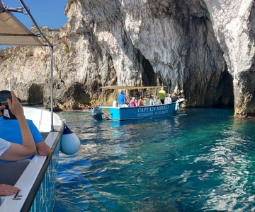 Syracuse: Boat Tour with Captain Mirko, Snorkeling & Caves