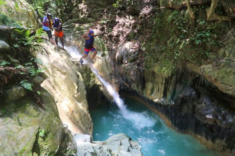 Damajagua: watervallen met lunchbuffet