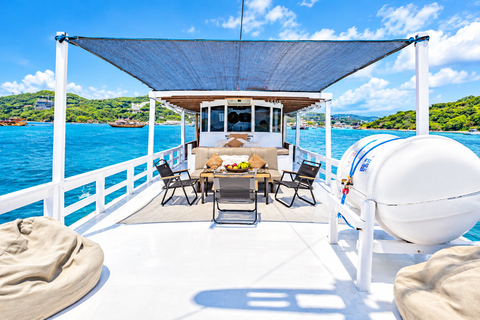 3-Day Komodo National Park Cruise with NK Superior Phinisi Sharing Cabin, Single Bed, Ocean View