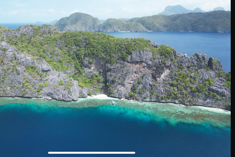 El Nido: Private Tour – Lagoons, Cave & Private Beach